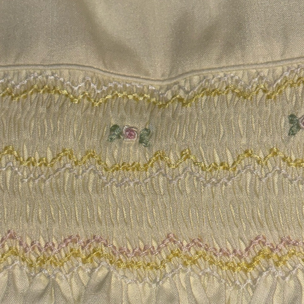 Elegant Girls' Pale Yellow Formal Dress with Smocked Bodice Heirloom Quality NWT - Picture 4 of 17